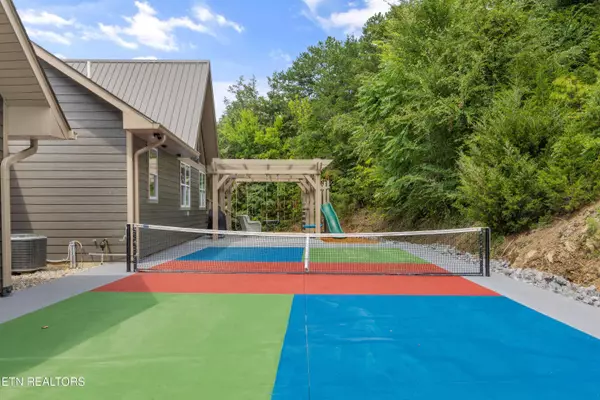 1823 Alvins Ridge DR, Sevierville, TN 37876