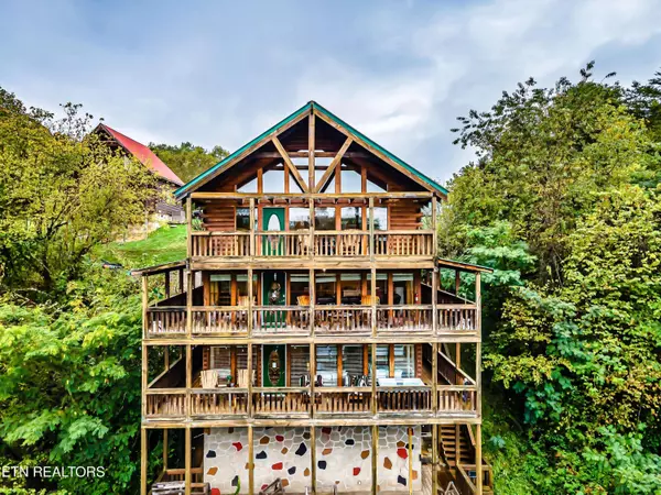 418 Hideaway Ridge CIR, Sevierville, TN 37862