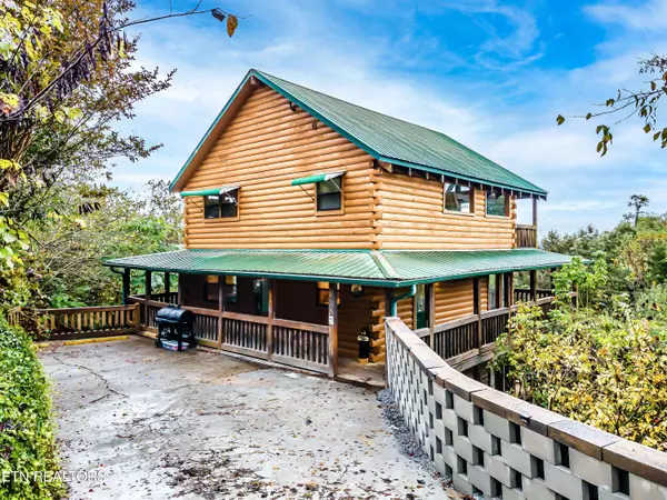 418 Hideaway Ridge CIR, Sevierville, TN 37862