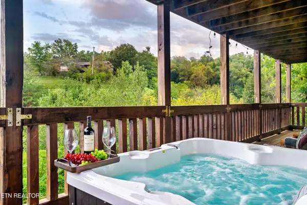 418 Hideaway Ridge CIR, Sevierville, TN 37862