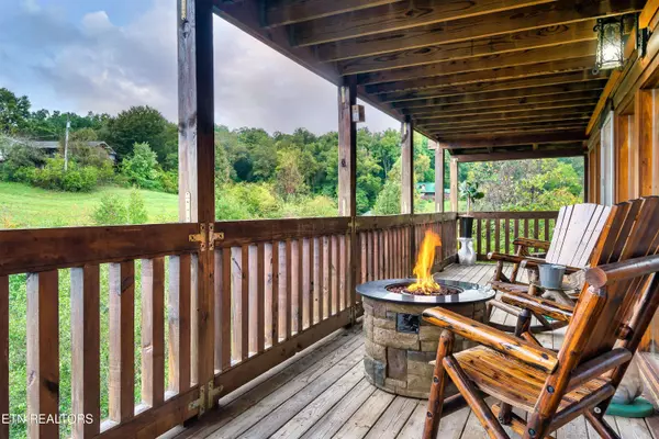 418 Hideaway Ridge CIR, Sevierville, TN 37862