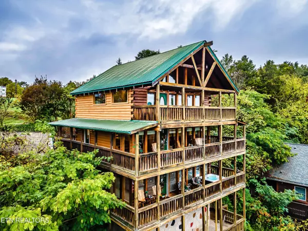 418 Hideaway Ridge CIR, Sevierville, TN 37862