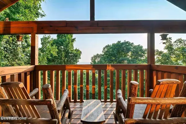 529 Hideaway Ridge CIR, Sevierville, TN 37862