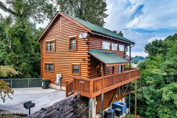 529 Hideaway Ridge CIR, Sevierville, TN 37862