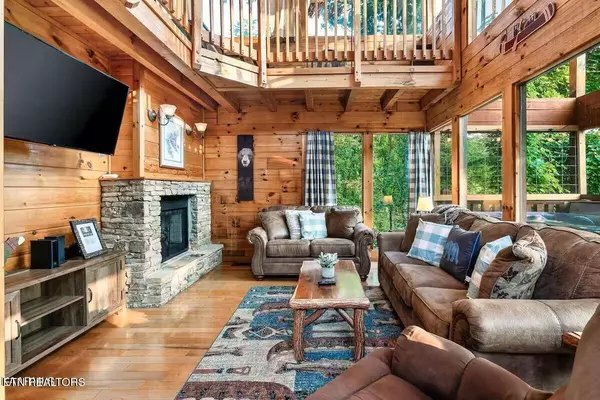 529 Hideaway Ridge CIR, Sevierville, TN 37862