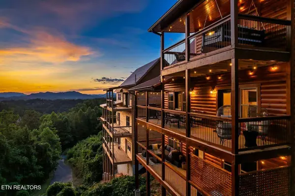 3284 Pine Peak WAY, Sevierville, TN 37862