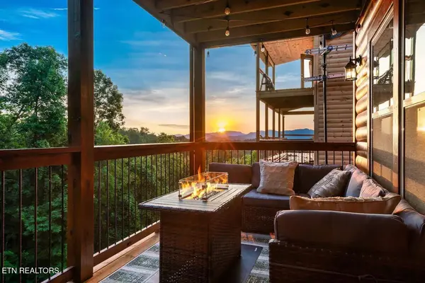 3284 Pine Peak WAY, Sevierville, TN 37862