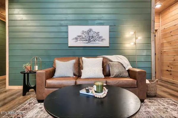 3284 Pine Peak WAY, Sevierville, TN 37862