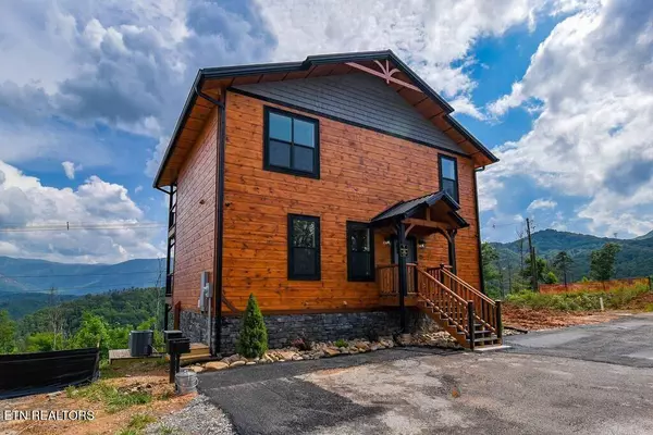 962 Cottage Gardens WAY, Gatlinburg, TN 37738