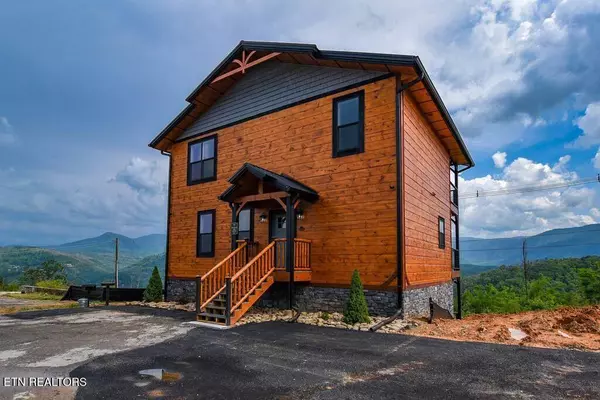 962 Cottage Gardens WAY, Gatlinburg, TN 37738