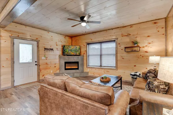 2322 Judson LN, Sevierville, TN 37876