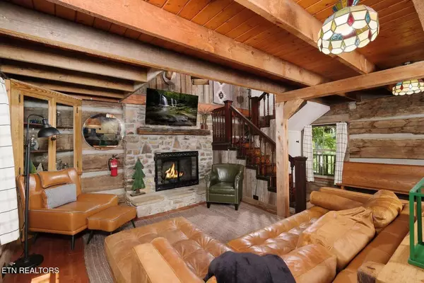 867 Lloyd Huskey Rd, Sevierville, TN 37863