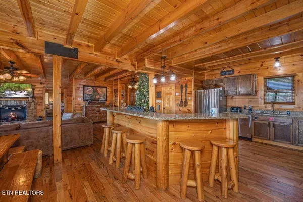 922 Black Bear Cub WAY, Sevierville, TN 37862