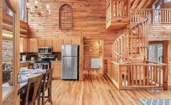 1815 Silver Poplar LN, Sevierville, TN 37876