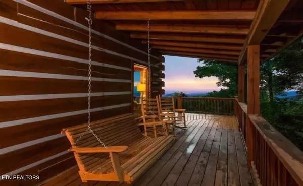 1815 Silver Poplar LN, Sevierville, TN 37876