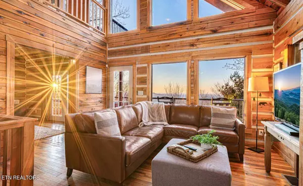 1815 Silver Poplar LN, Sevierville, TN 37876