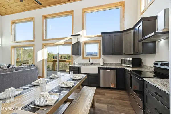 644 Ridge Top LOOP, Gatlinburg, TN 37738