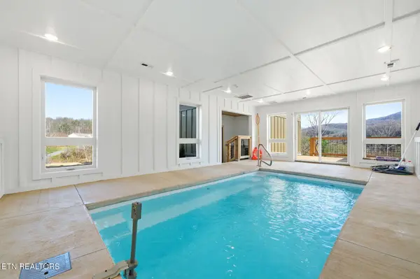 650 Ridge Top LOOP, Gatlinburg, TN 37738