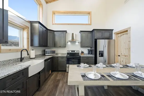 644 Ridge Top LOOP, Gatlinburg, TN 37738