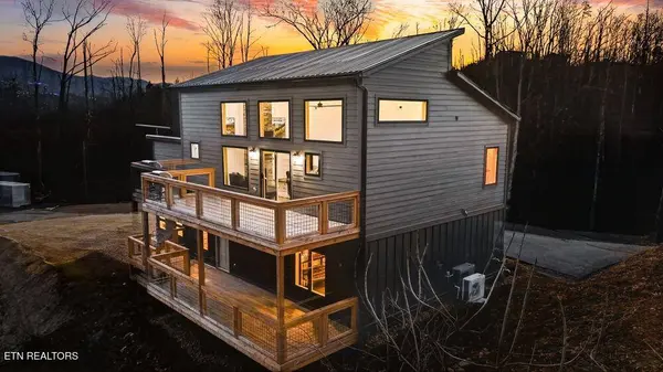 638 Ridge Top LOOP, Gatlinburg, TN 37738