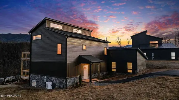 650 Ridge Top LOOP, Gatlinburg, TN 37738