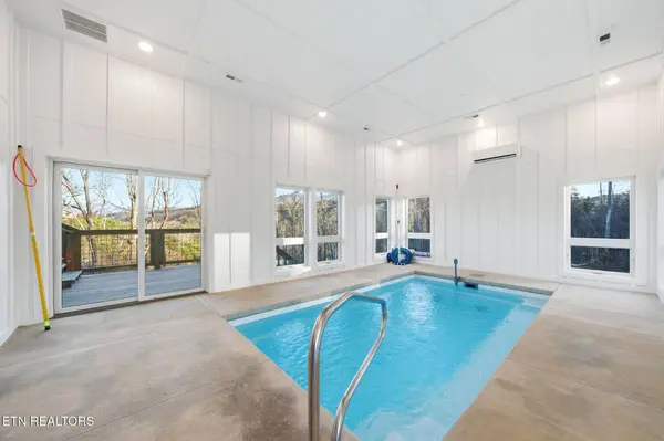 638 Ridge Top LOOP, Gatlinburg, TN 37738