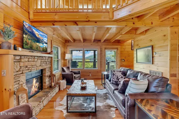 3301 Kestrel WAY, Pigeon Forge, TN 37863