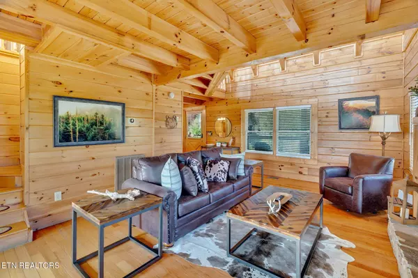 3301 Kestrel WAY, Pigeon Forge, TN 37863