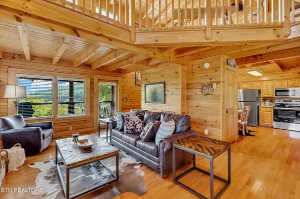 3301 Kestrel WAY, Pigeon Forge, TN 37863