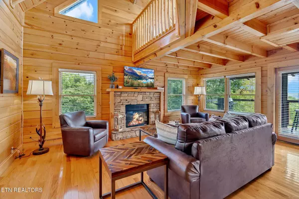 3301 Kestrel WAY, Pigeon Forge, TN 37863