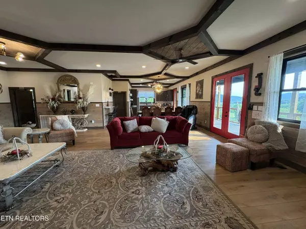 3369 Robeson Rd, Sevierville, TN 37862