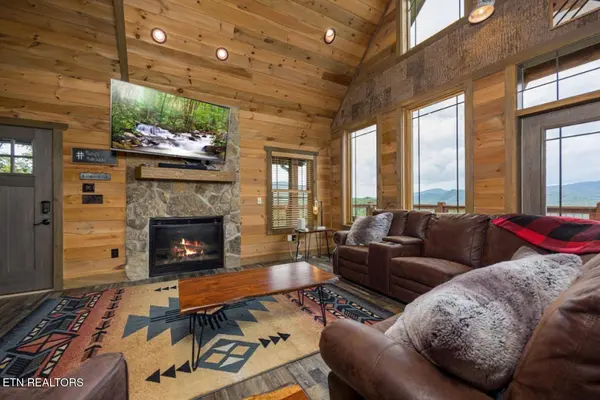 2520 Mountain Holly WAY, Sevierville, TN 37862