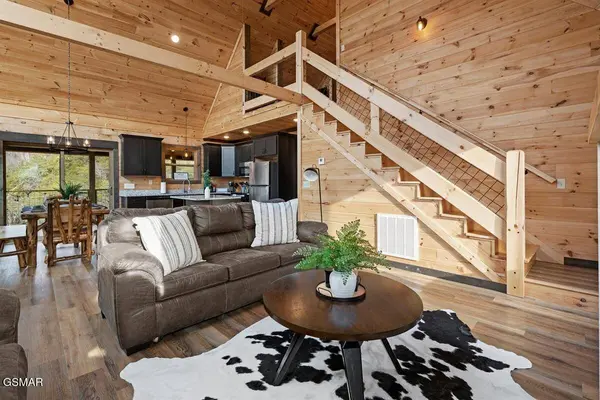 2304 Wingspan DR, Sevierville, TN 37876