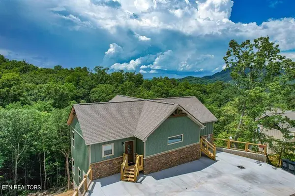 3321 Grouse Ridge LN, Sevierville, TN 37862