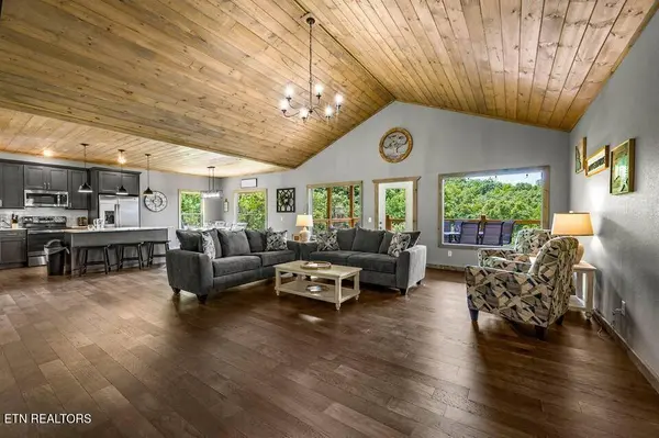 3321 Grouse Ridge LN, Sevierville, TN 37862