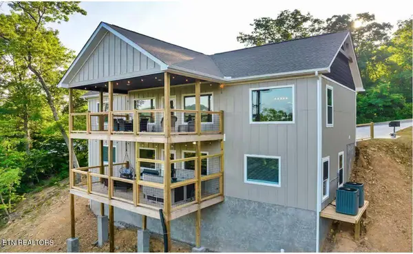 3325 Grouse Ridge LN, Sevierville, TN 37862