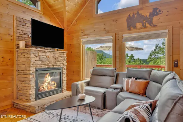 2868 Pine Haven DR, Sevierville, TN 37862