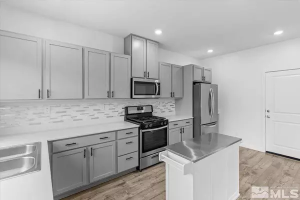 8863 Gazing Star Dr, Reno, NV 89506