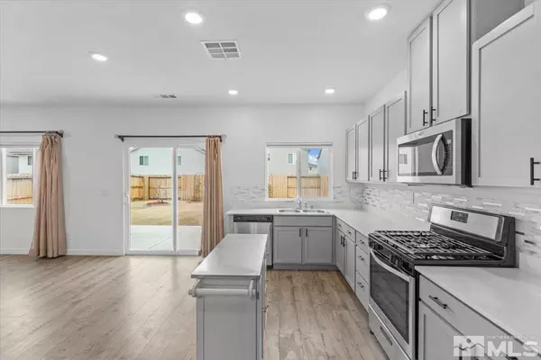 8863 Gazing Star Dr, Reno, NV 89506