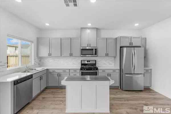 8863 Gazing Star Dr, Reno, NV 89506