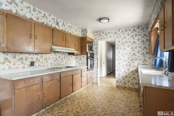 22855 Carriage Dr, Reno, NV 89521