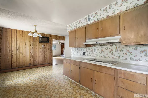 22855 Carriage Dr, Reno, NV 89521