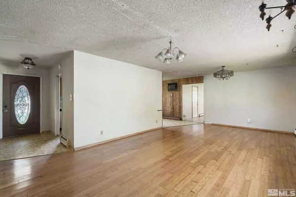 22855 Carriage Dr, Reno, NV 89521