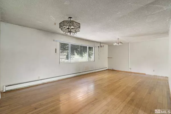 22855 Carriage Dr, Reno, NV 89521