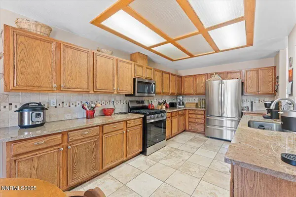 1406 Rosy Finch DR, Spanish Springs, NV 89441