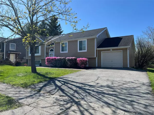 13 Iris CIR, Beacon, NY 12508