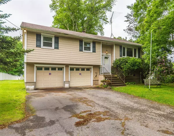 3042 Gomer ST, Yorktown Heights, NY 10598