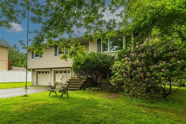 3042 Gomer ST, Yorktown Heights, NY 10598