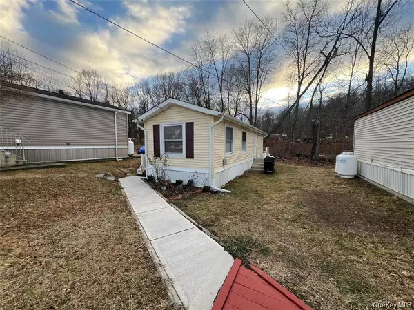 2 Mazies LN #3, New Windsor, NY 12553