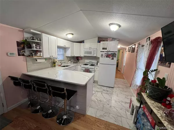 2 Mazies LN #3, New Windsor, NY 12553